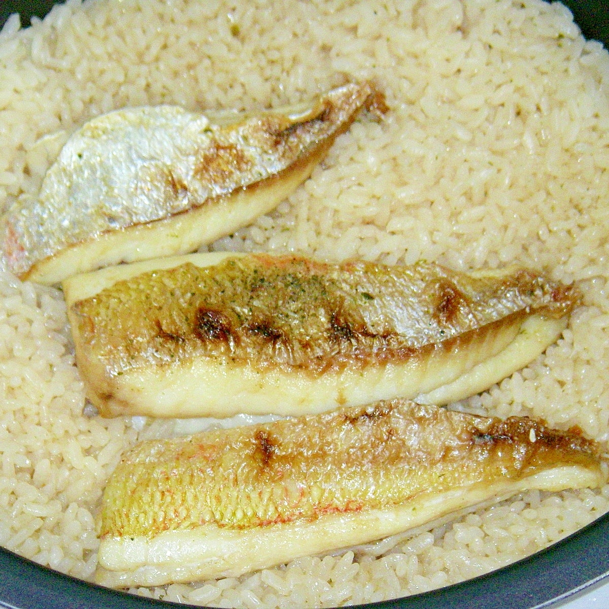 炊飯器に鯛を丸ごとはダメ 美味しい鯛飯を炊くコツ レシピ 作り方 By Nkkmarine 楽天レシピ 炊飯器に鯛を丸ごとはダメ 美味しい鯛飯を炊くコツ レシピ 作り方 By Nkkmarine 楽天レシピ